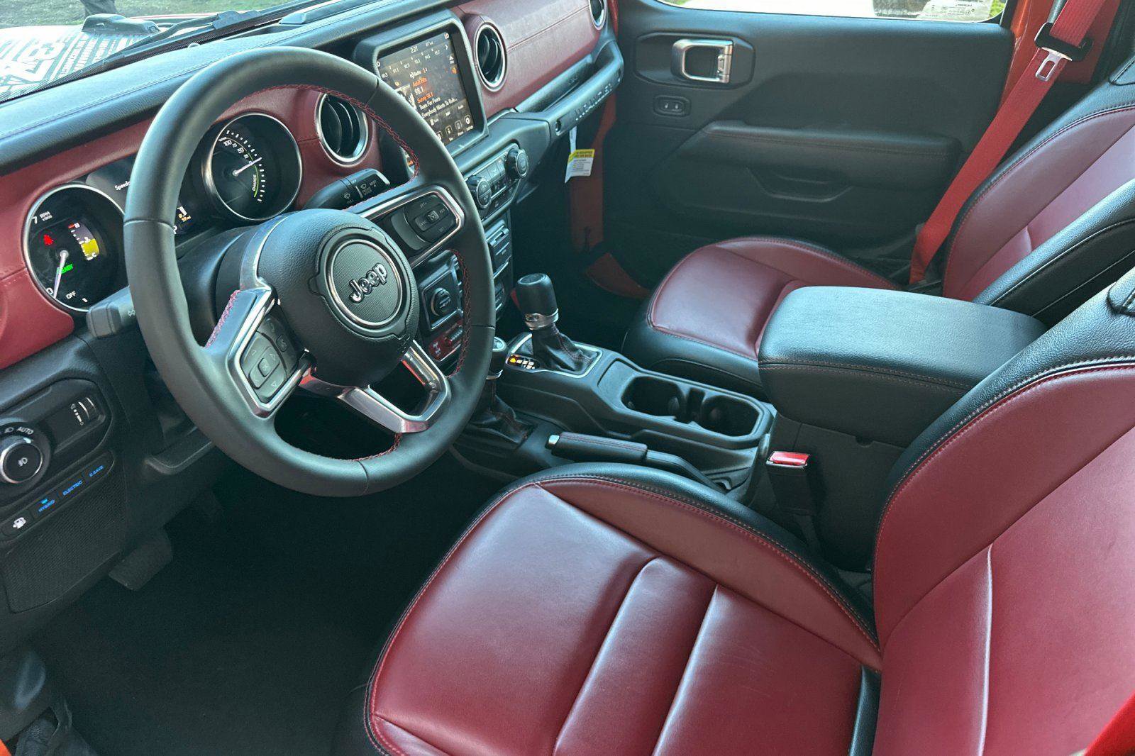 Used 2023 Jeep Wrangler Unlimited Rubicon 4xe image 9