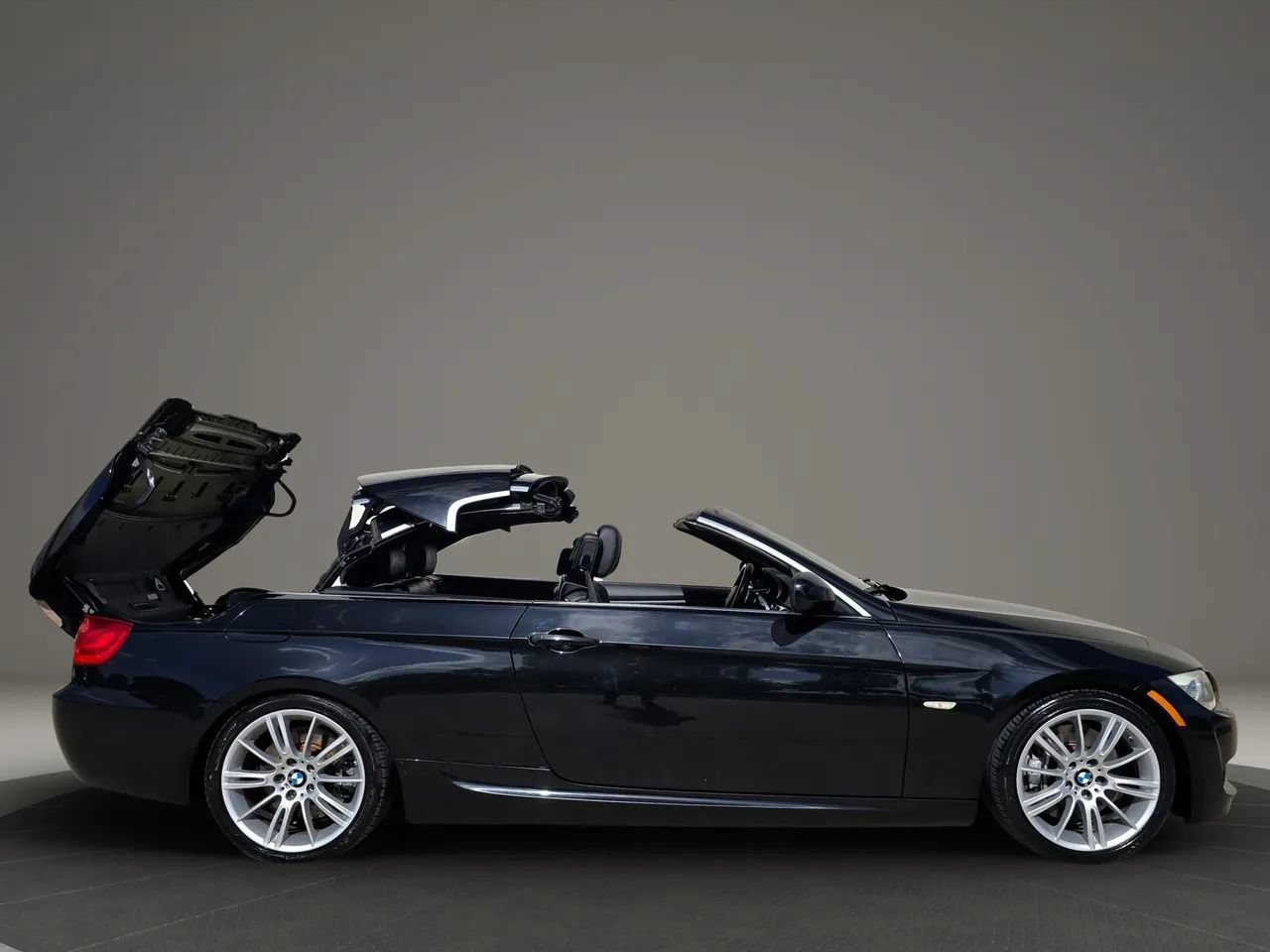 Used 2013 BMW 335i Convertible RWD image 9