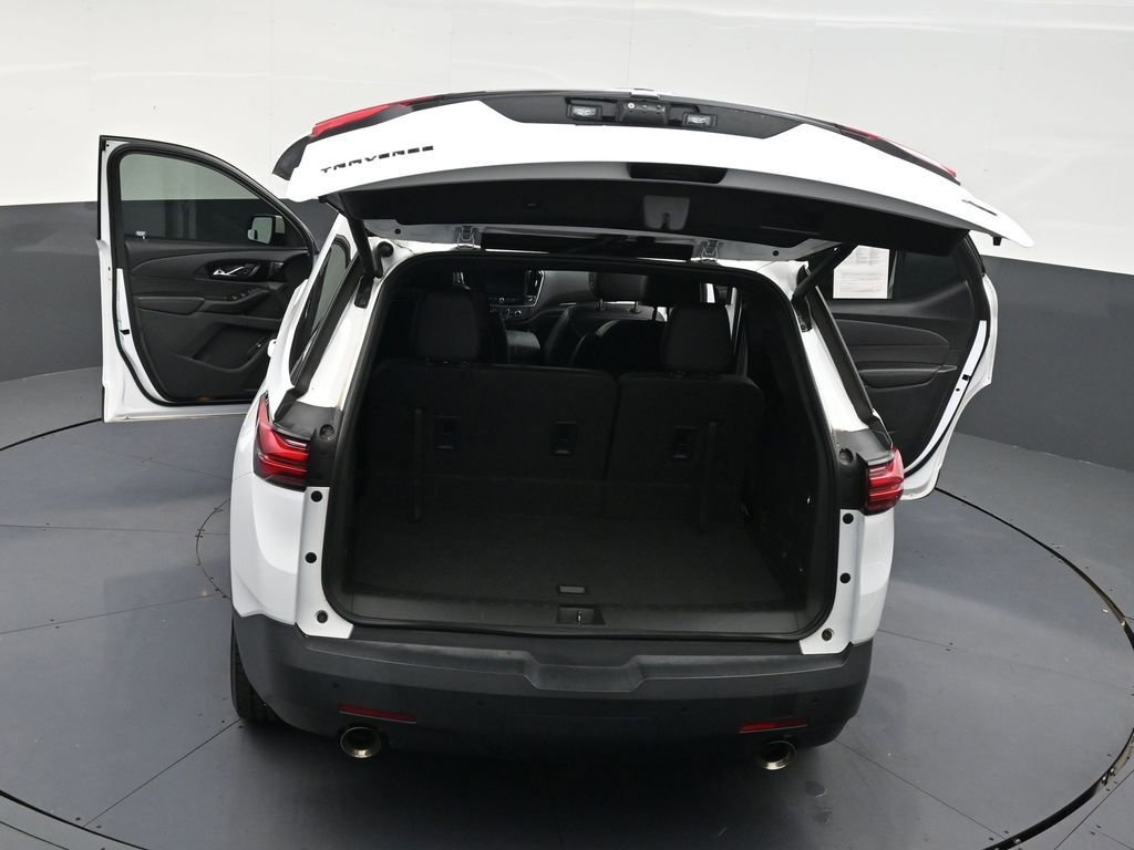 Used 2022 Chevrolet Traverse RS FWD image 32