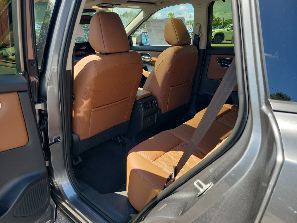 New 2026 Nissan Rogue Platinum AWD/4WD image 10