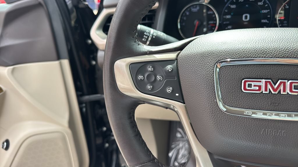 Used 2017 GMC Acadia Denali w/ Technology Package FWD image 27