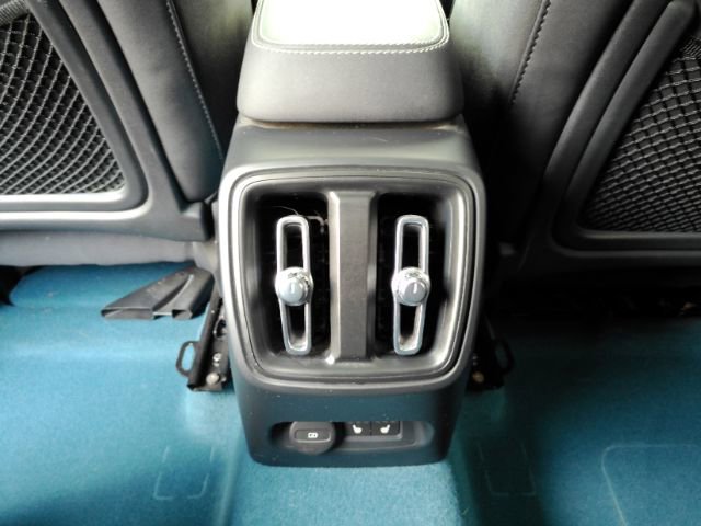 Used 2022 Volvo C40 P8 Recharge Ultimate AWD/4WD image 30