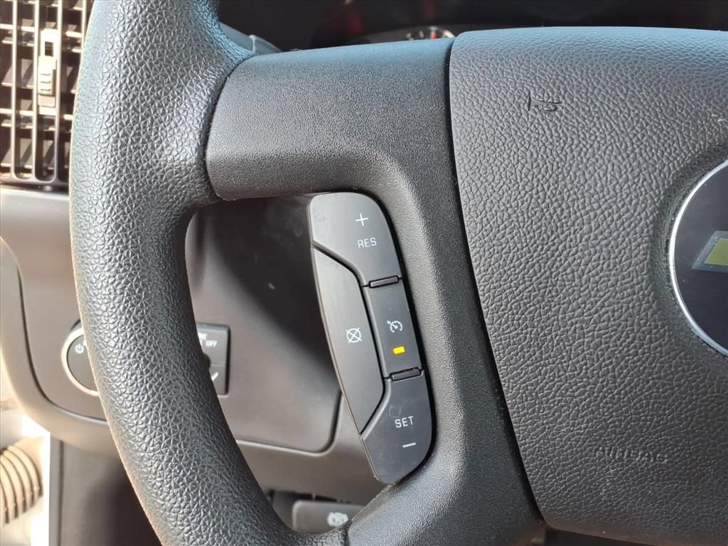 Used 2025 Chevrolet Express 2500 w/ Driver Convenience Package RWD image 11