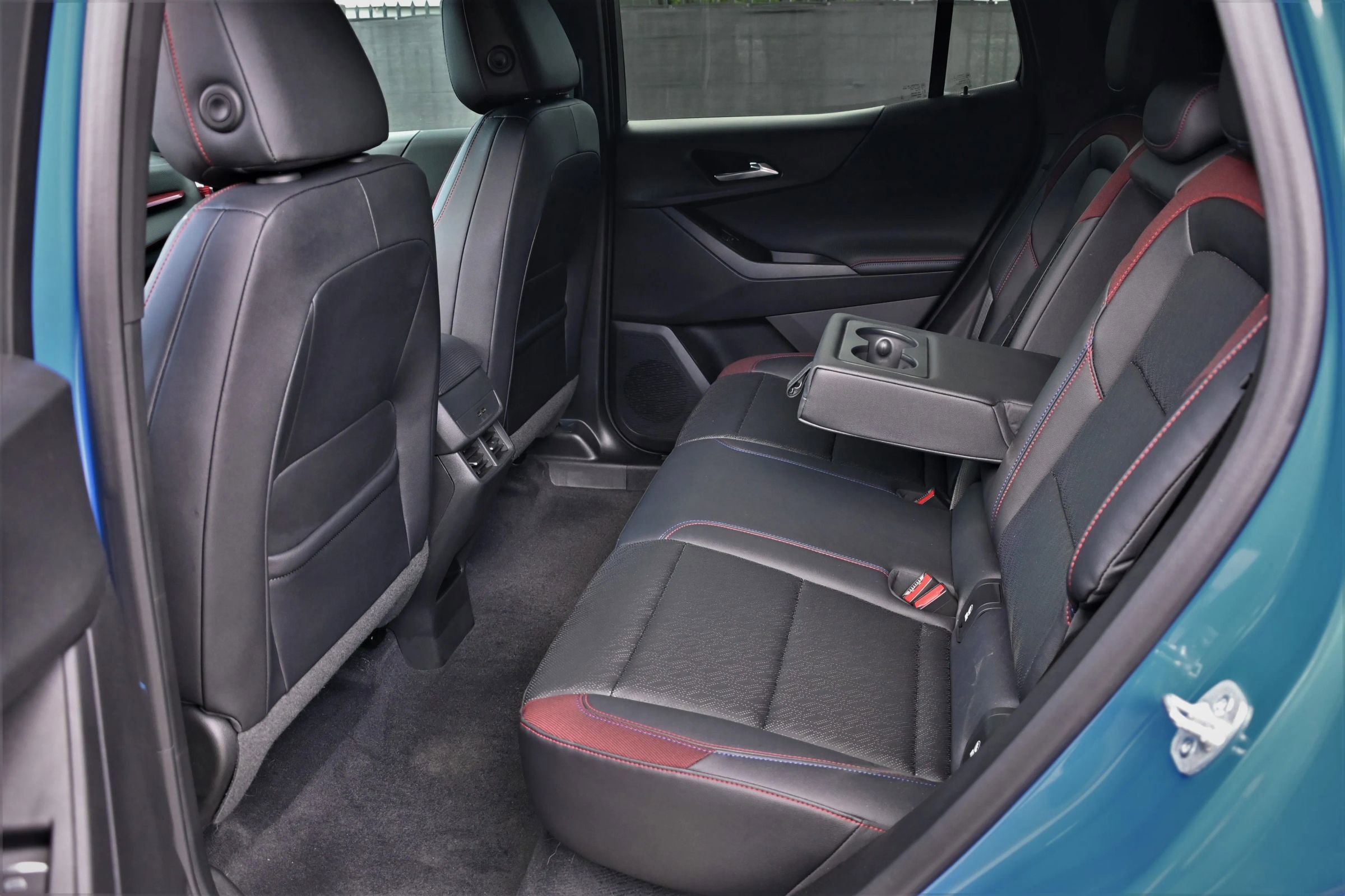 Used 2025 Chevrolet Equinox RS FWD image 21