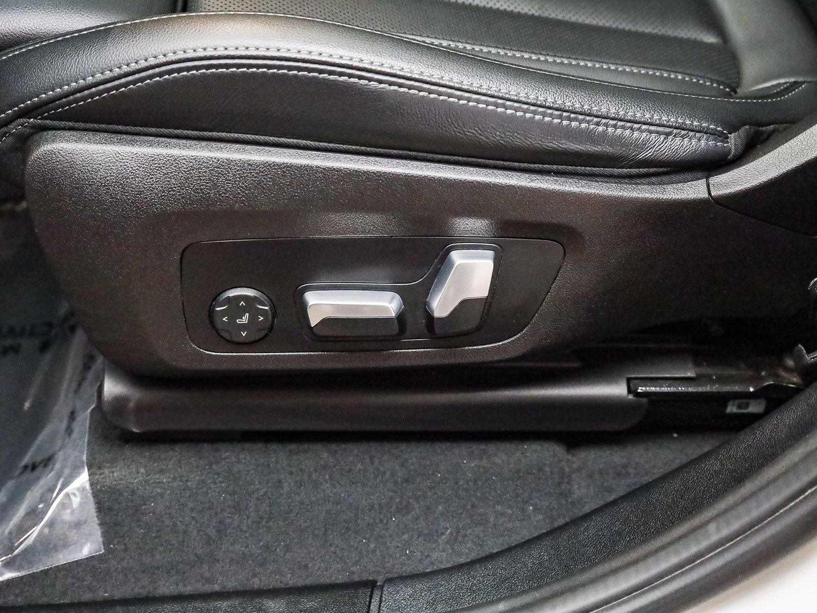 Certified 2023 BMW X4 xDrive30i w/ Premium Package image 22