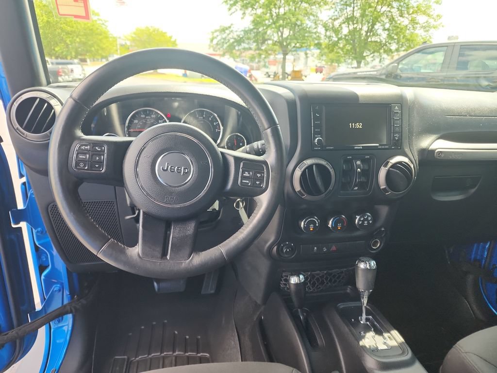 Used 2015 Jeep Wrangler Unlimited Sport w/ Quick Order Package 24S AWD/4WD image 13