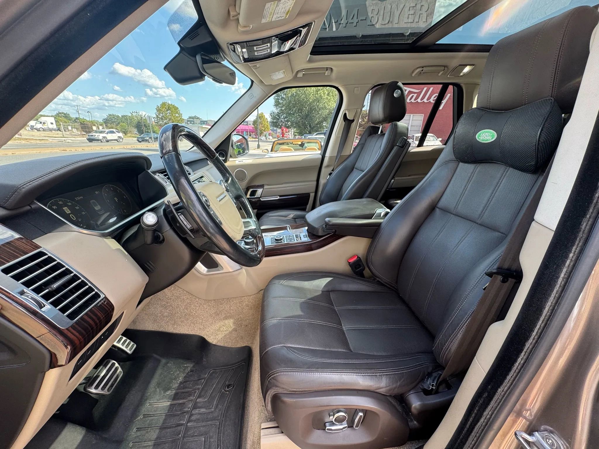 Used 2017 Land Rover Range Rover Supercharged image 13