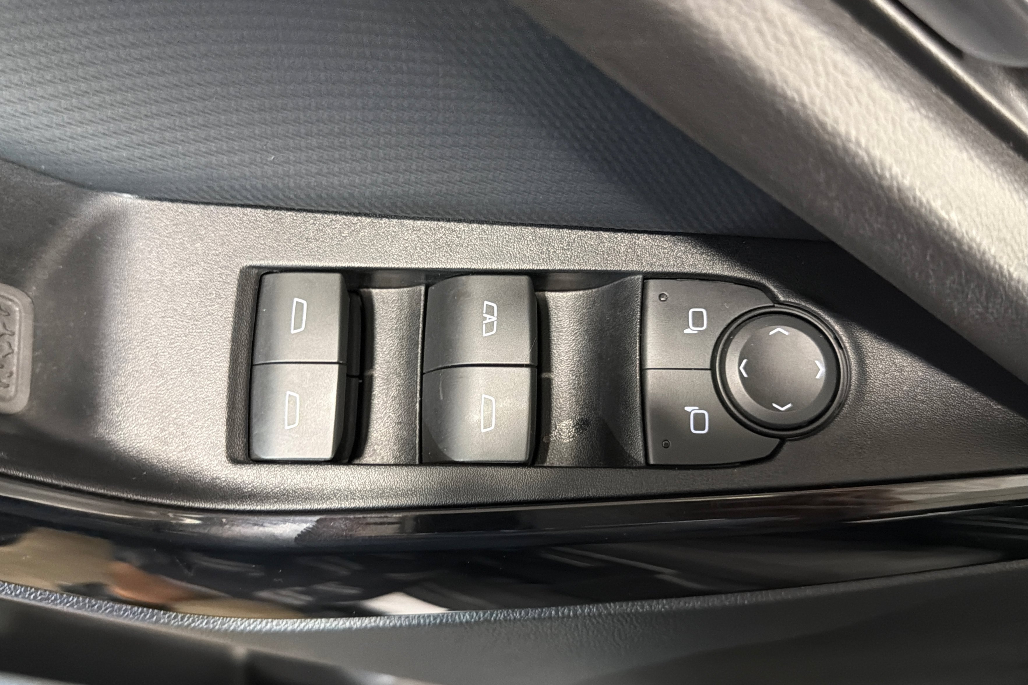 Used 2026 Chevrolet Equinox LT FWD image 16