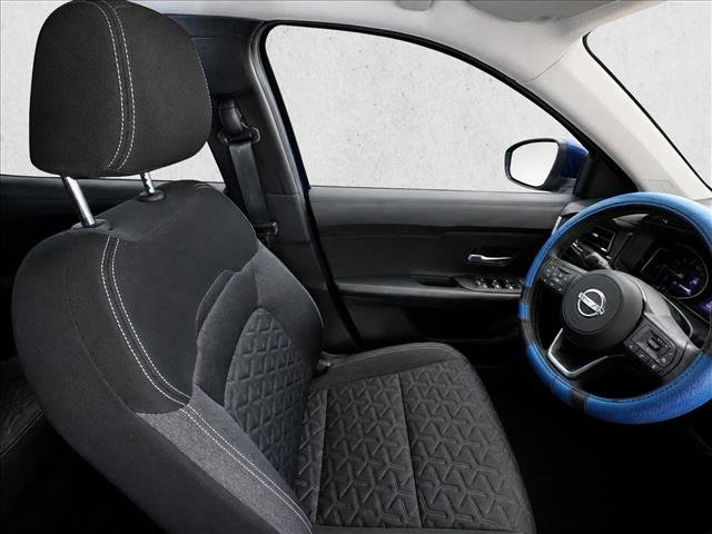 Used 2025 Nissan Kicks SV FWD image 15