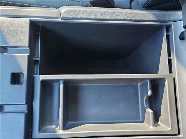 Used 2018 Nissan Titan SV w/ SV Convenience Package image 14