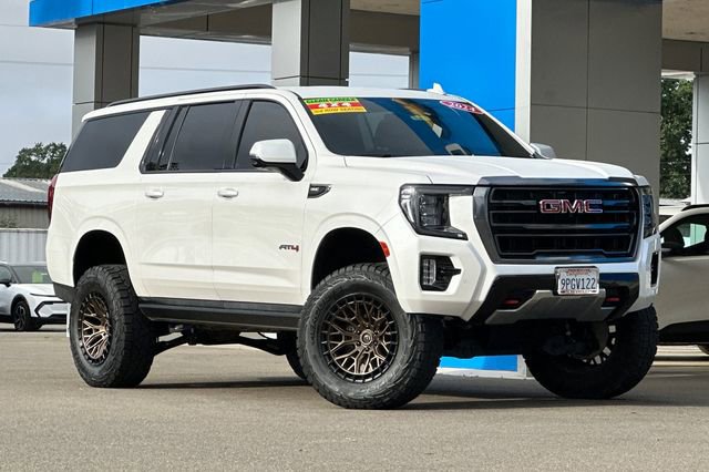 Used 2024 GMC Yukon XL AT4 w/ Technology Package AWD/4WD image 2