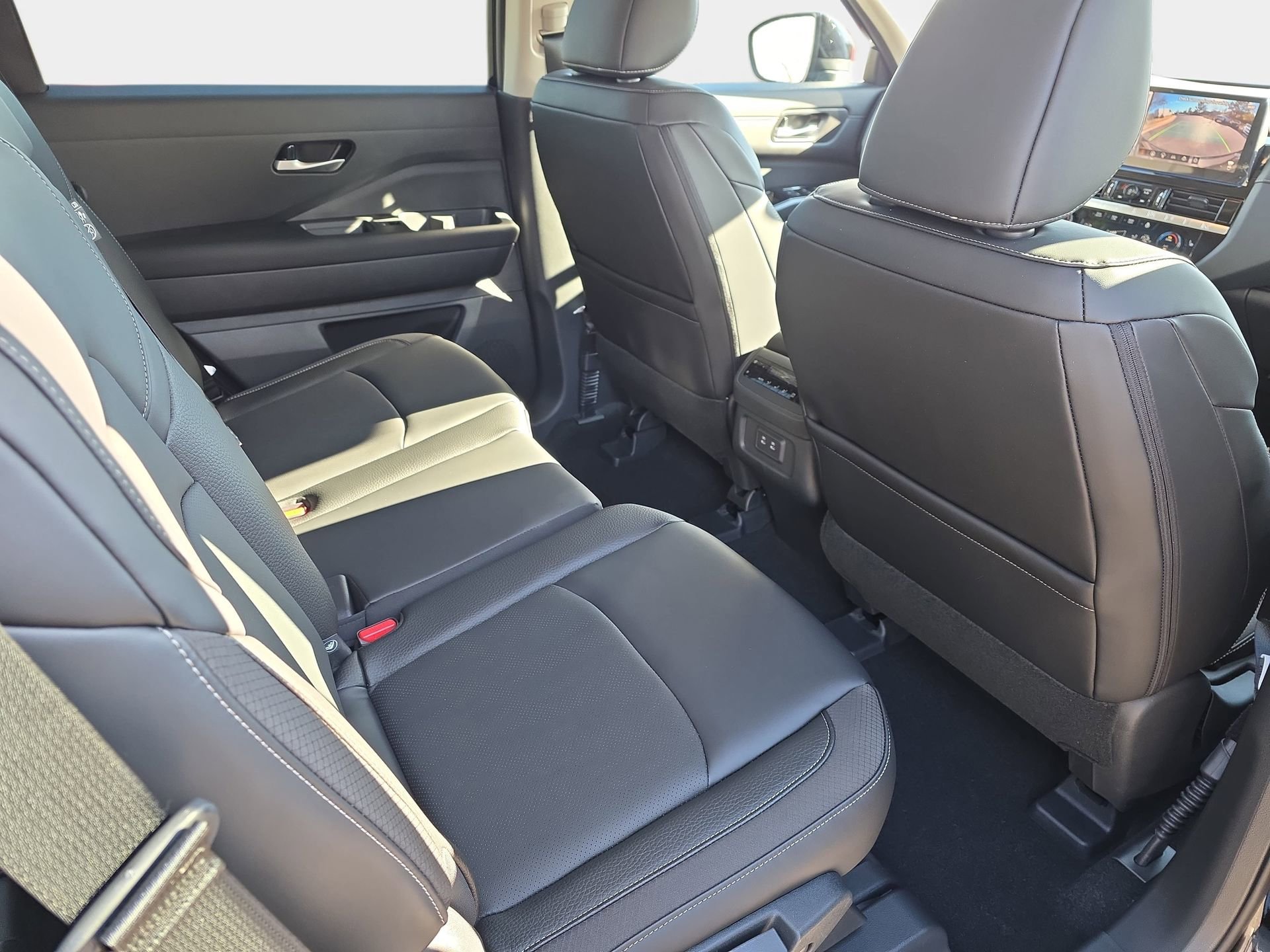 New 2026 Nissan Pathfinder SL FWD image 11