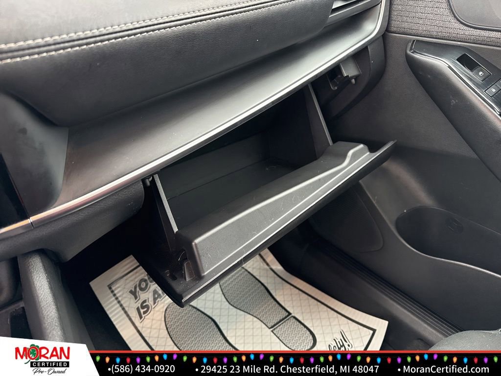 Used 2023 Nissan Rogue S image 17