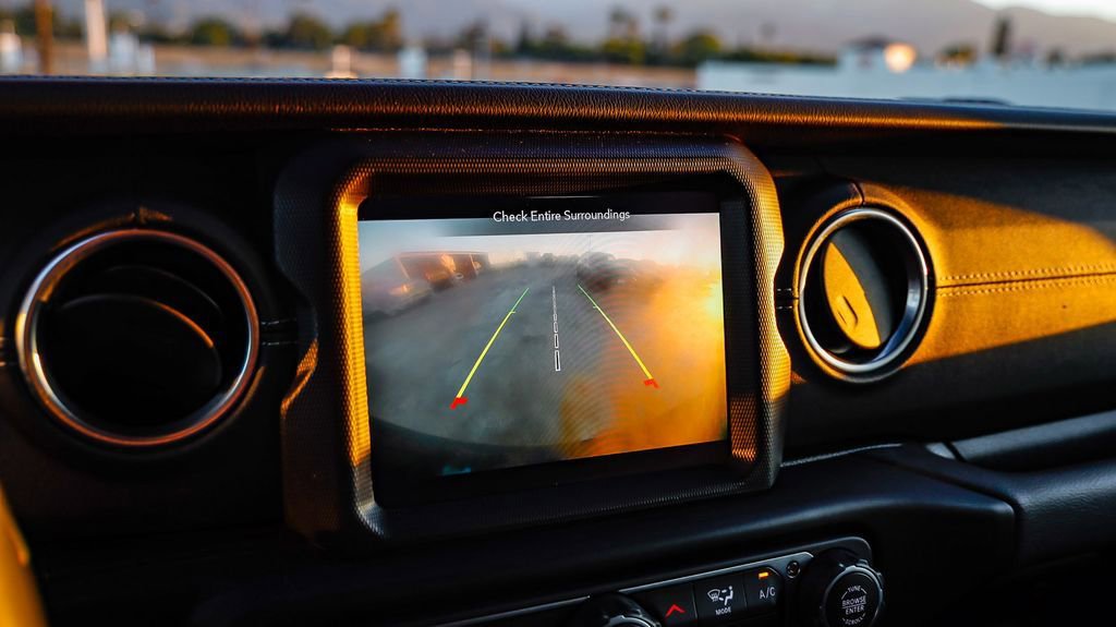 Used 2023 Jeep Wrangler Unlimited Sahara image 29