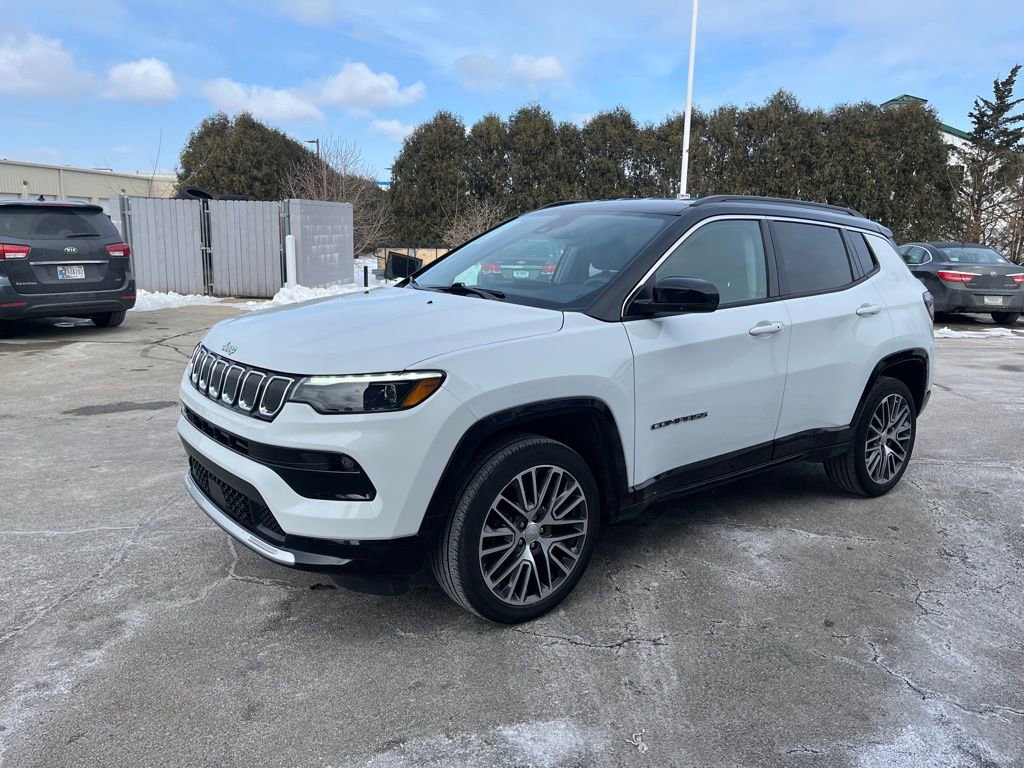 Used 2022 Jeep Compass Limited w/ Elite Group image 3