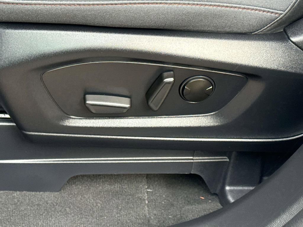 Used 2025 Ford Explorer Active image 21