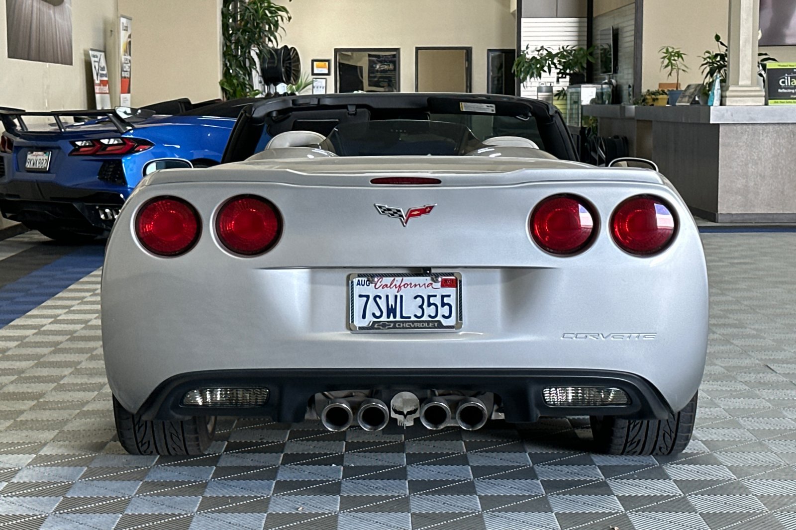 Used 2007 Chevrolet Corvette Convertible w/ Preferred Equipment Group RWD image 5