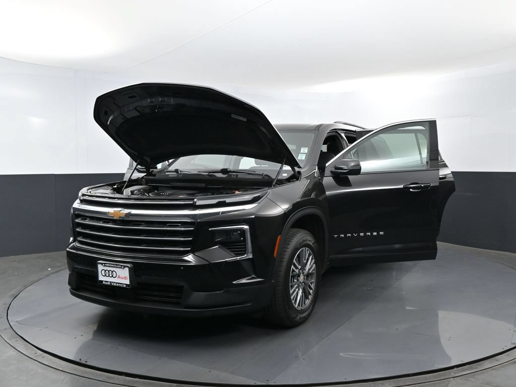 Used 2025 Chevrolet Traverse LT AWD/4WD image 27
