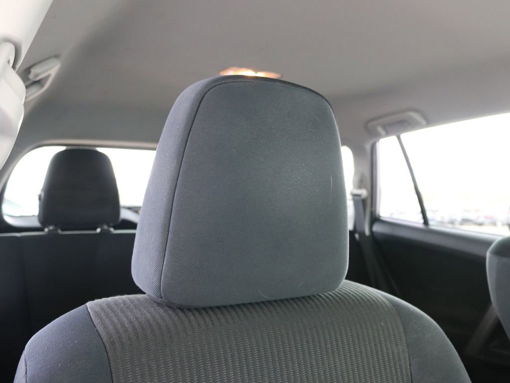 Used 2015 Toyota RAV4 LE AWD/4WD image 34