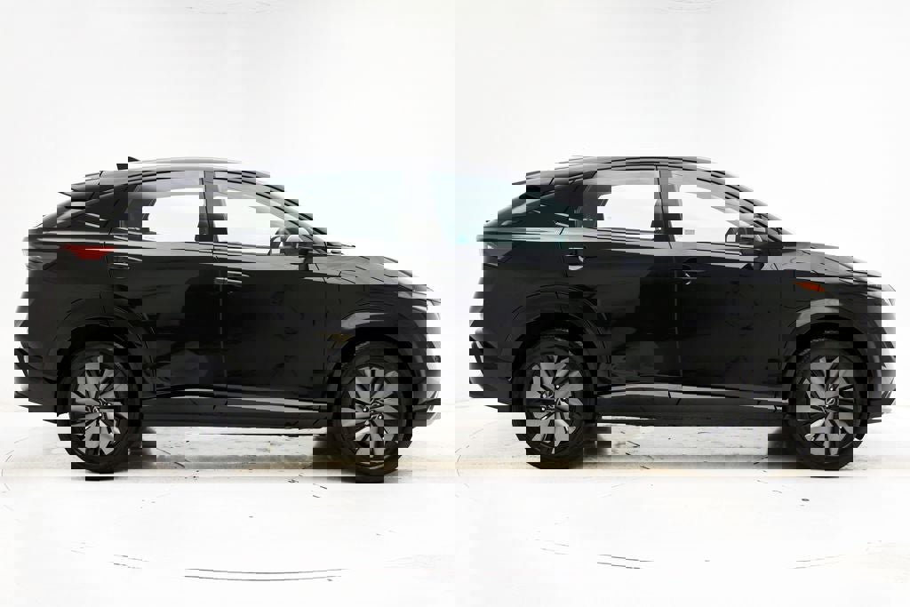 Used 2024 Nissan Ariya AWD image 3