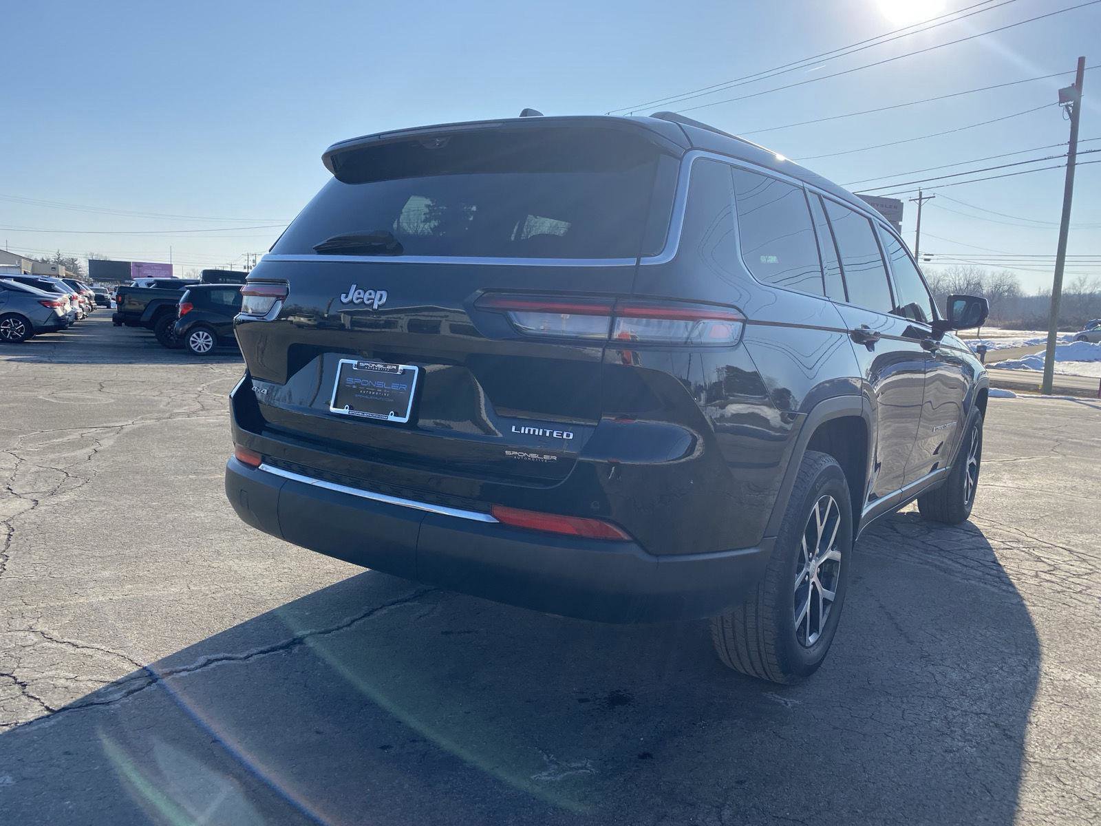 Used 2024 Jeep Grand Cherokee L Limited w/ Luxury Tech Group II image 5