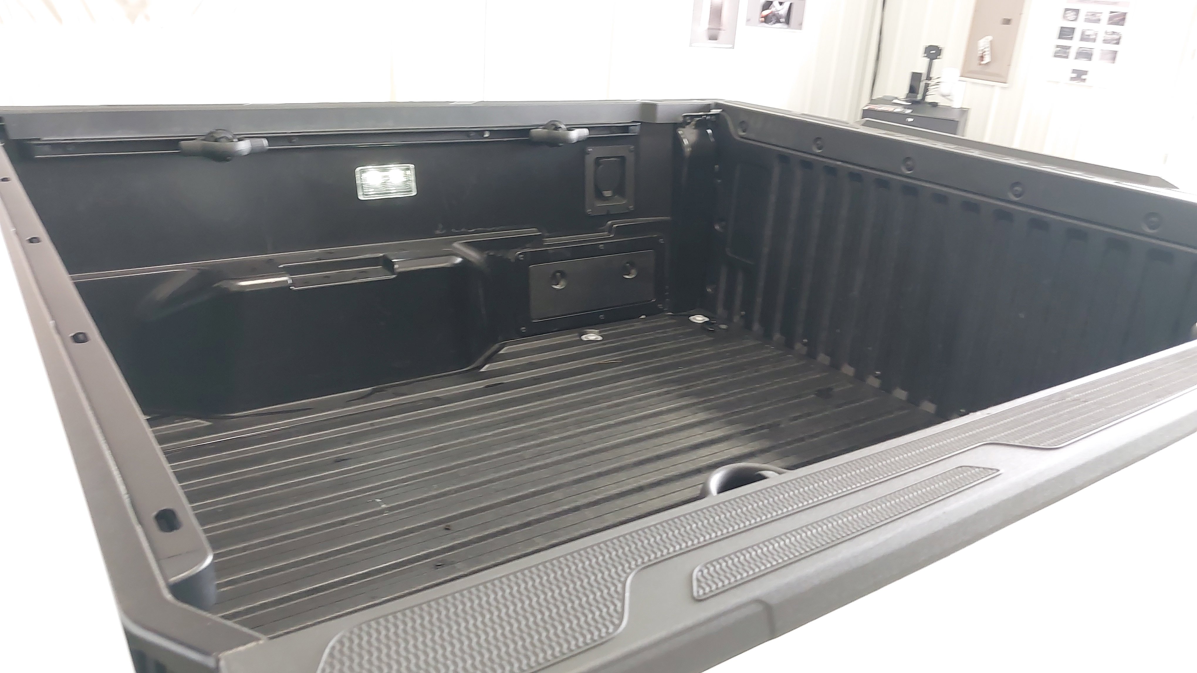Used 2024 Toyota Tacoma TRD Sport w/ TRD Sport Upgrade Package image 27