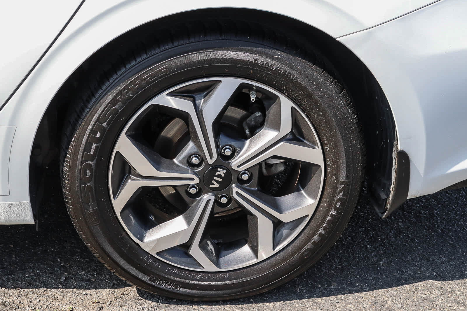 Used 2020 Kia Forte LXS FWD image 13