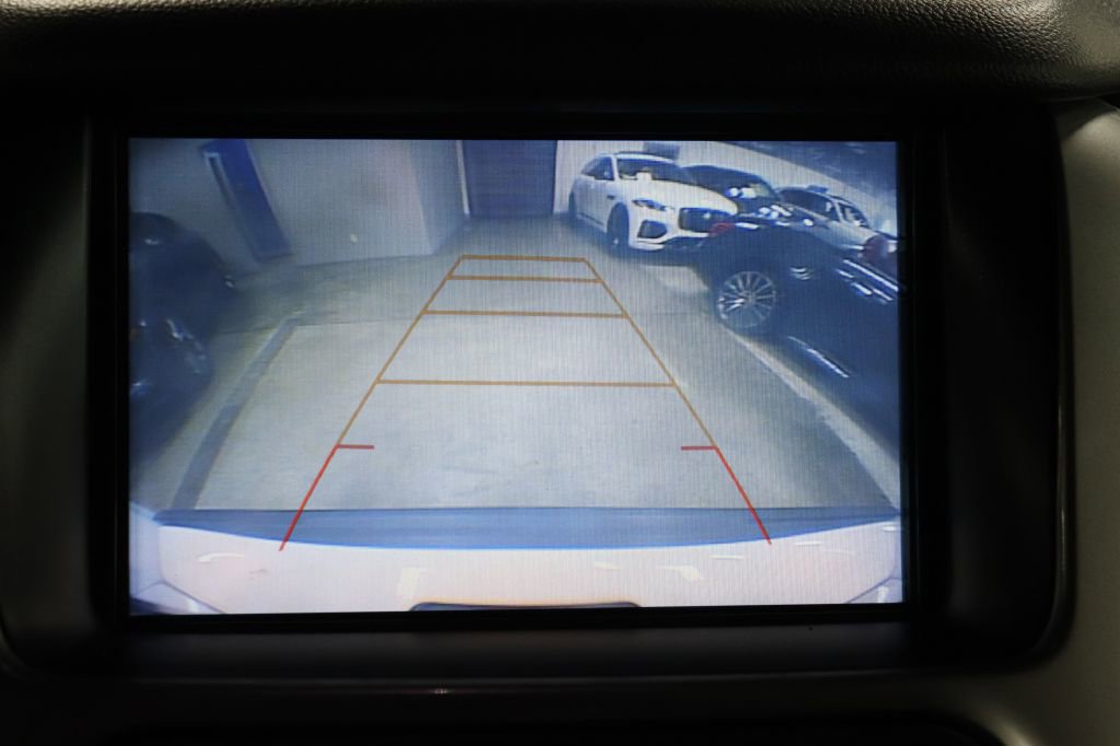 Used 2018 Chevrolet Tahoe Premier image 16