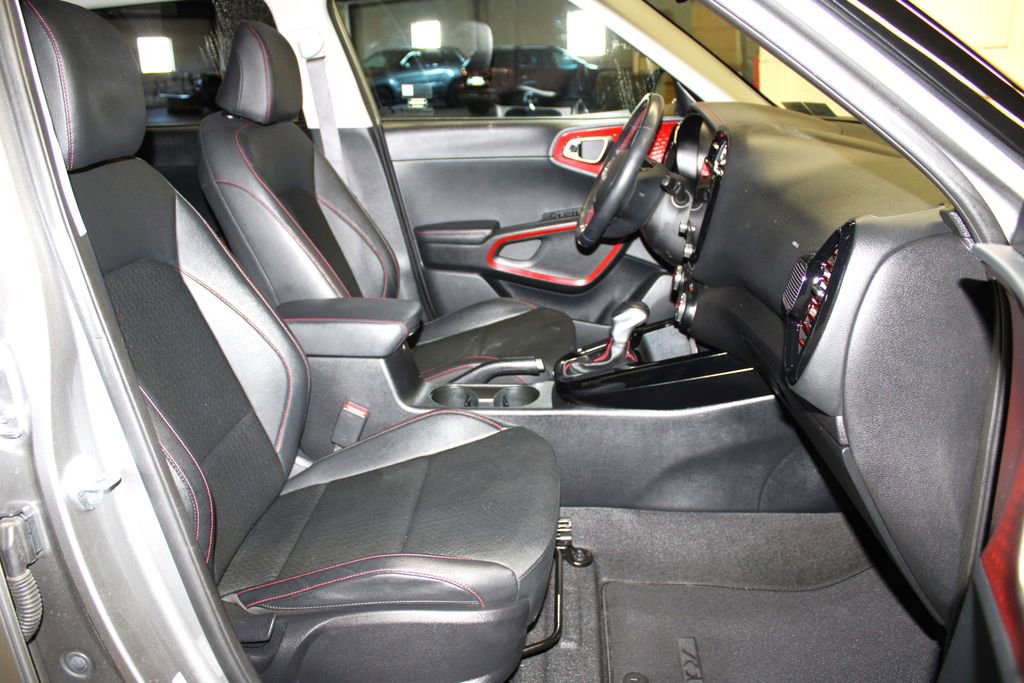 Used 2023 Kia Soul GT-Line FWD image 30