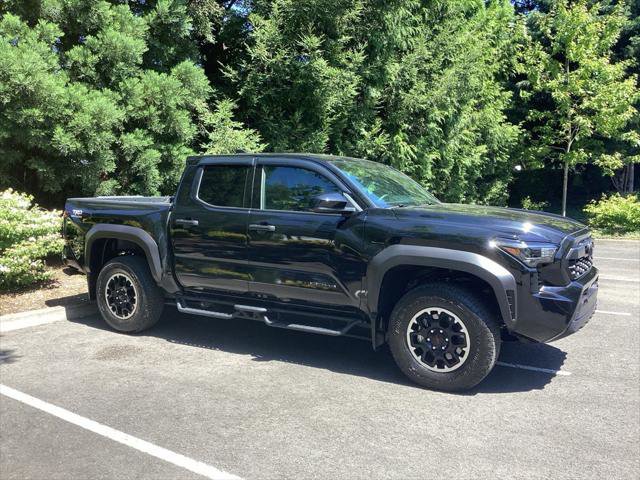 Certified 2025 Toyota Tacoma SR5 AWD/4WD image 9