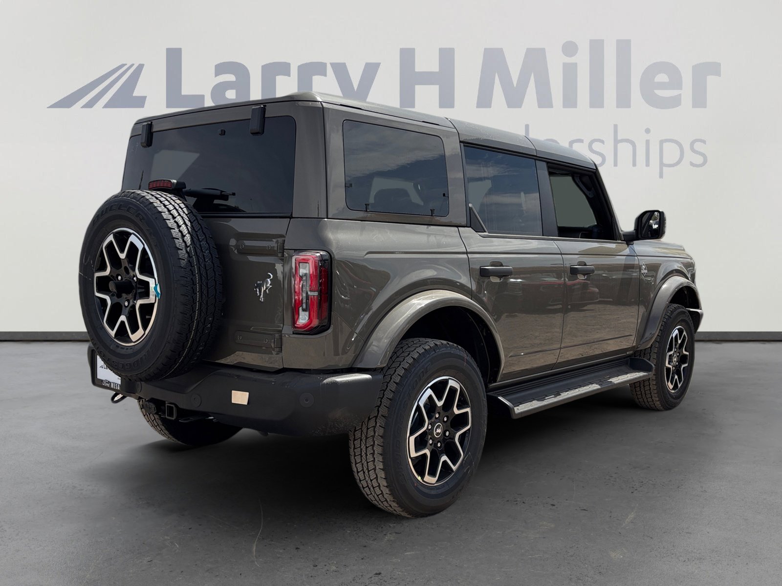 New 2026 Ford Bronco Outer Banks image 5