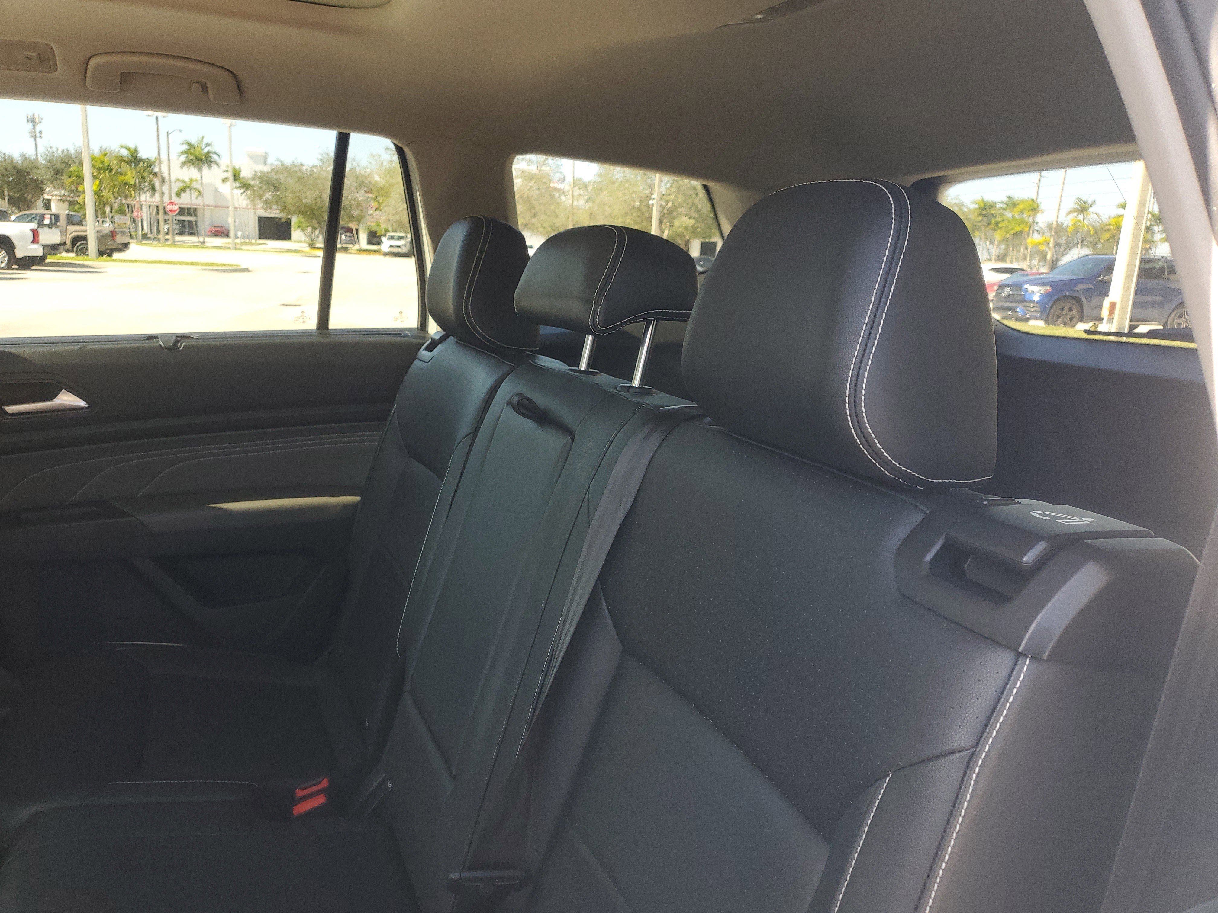 Used 2023 Volkswagen Atlas SE w/ Panoramic Sunroof Package image 14