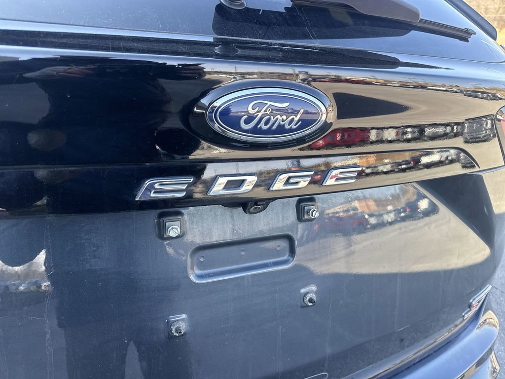 Used 2022 Ford Edge ST w/ Equipment Group 401A image 6