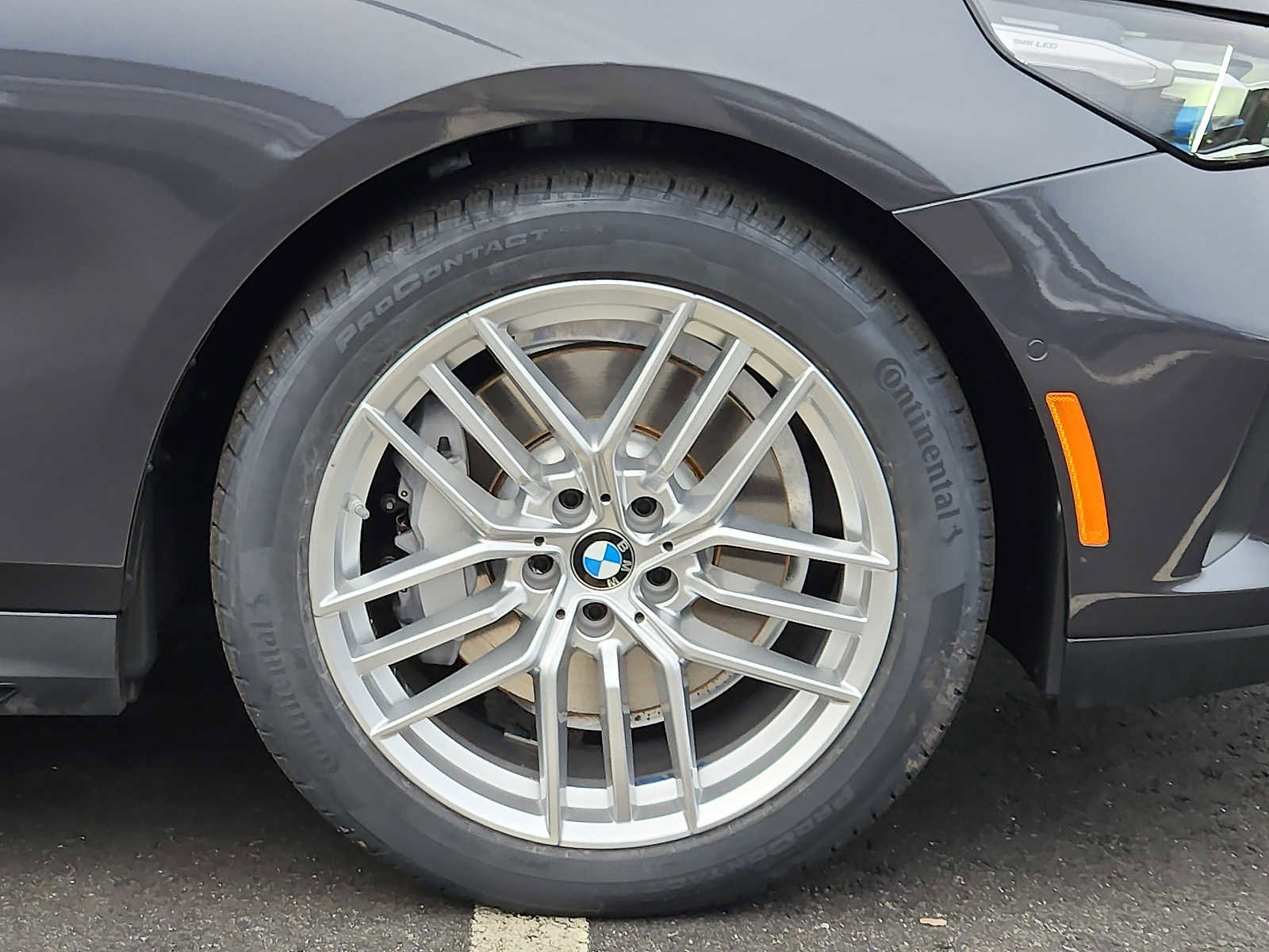 Used 2025 BMW 530i xDrive w/ Premium Package AWD/4WD image 8