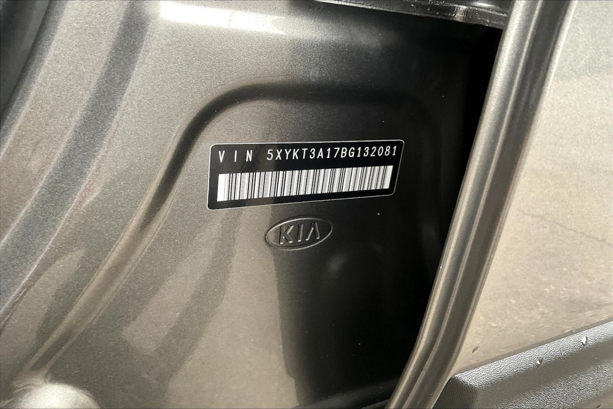 Used 2011 Kia Sorento 2WD w/ Convenience Pkg image 17