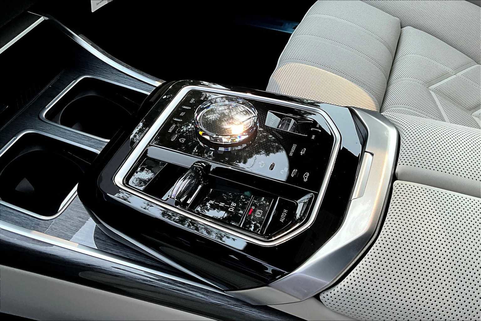 New 2025 BMW i7 eDrive50 w/ M Sport Package image 7