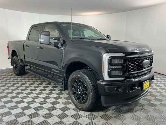 Used 2025 Ford F350 Lariat w/ Black Appearance Package AWD/4WD image 3