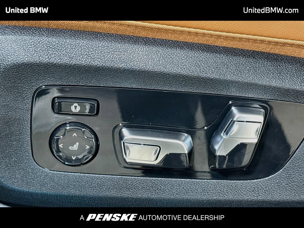 New 2027 BMW X7 xDrive40i w/ M Sport Package AWD/4WD image 4