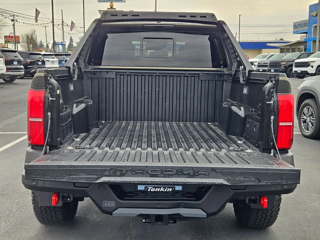 Used 2024 Toyota Tacoma Trailhunter image 32