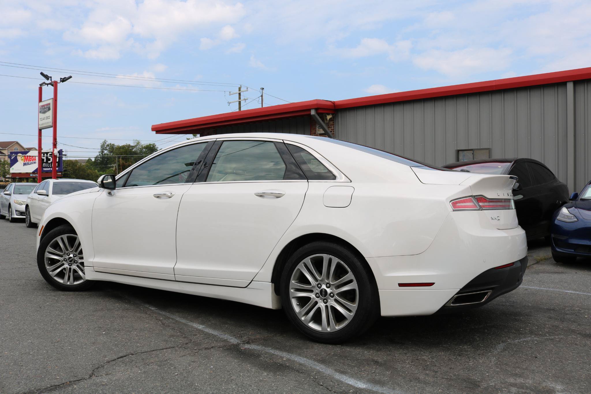 Used 2016 Lincoln MKZ FWD image 7