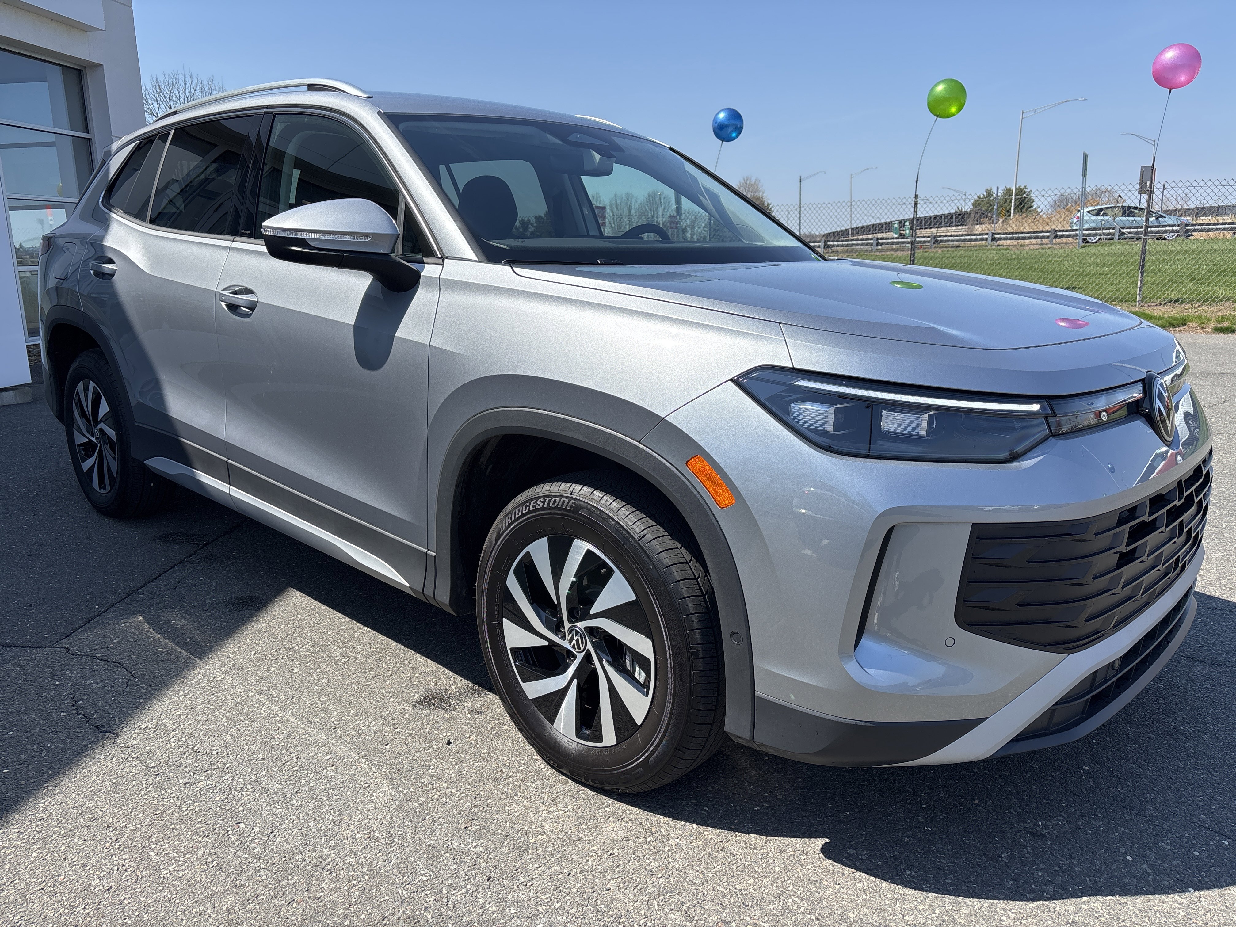 Used 2025 Volkswagen Tiguan S image 9