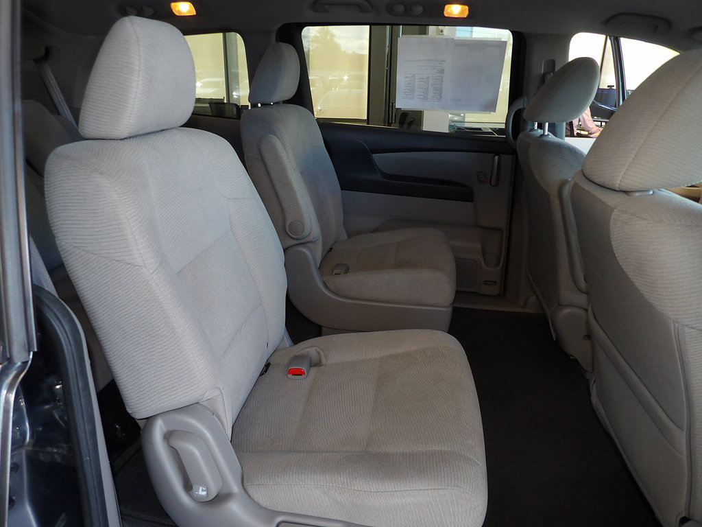Used 2013 Honda Odyssey LX image 17