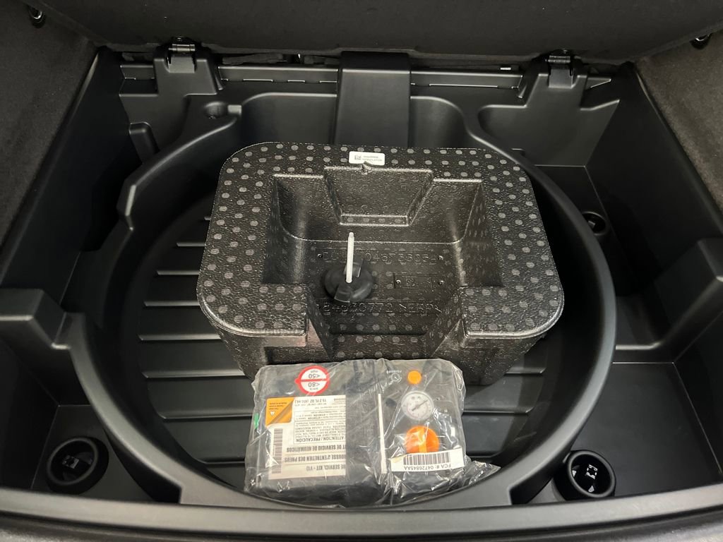 Used 2024 Cadillac XT4 Premium Luxury image 33