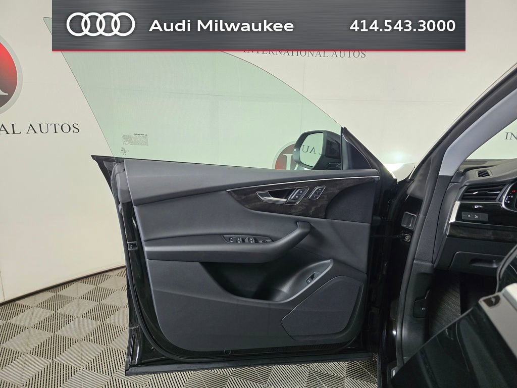 Used 2023 Audi Q8 Premium w/ Convenience Package AWD/4WD image 12