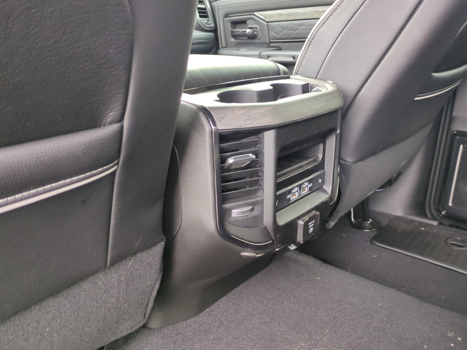 New 2026 RAM 2500 Limited image 32