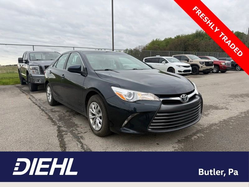 Used 2015 Toyota Camry LE FWD image 1