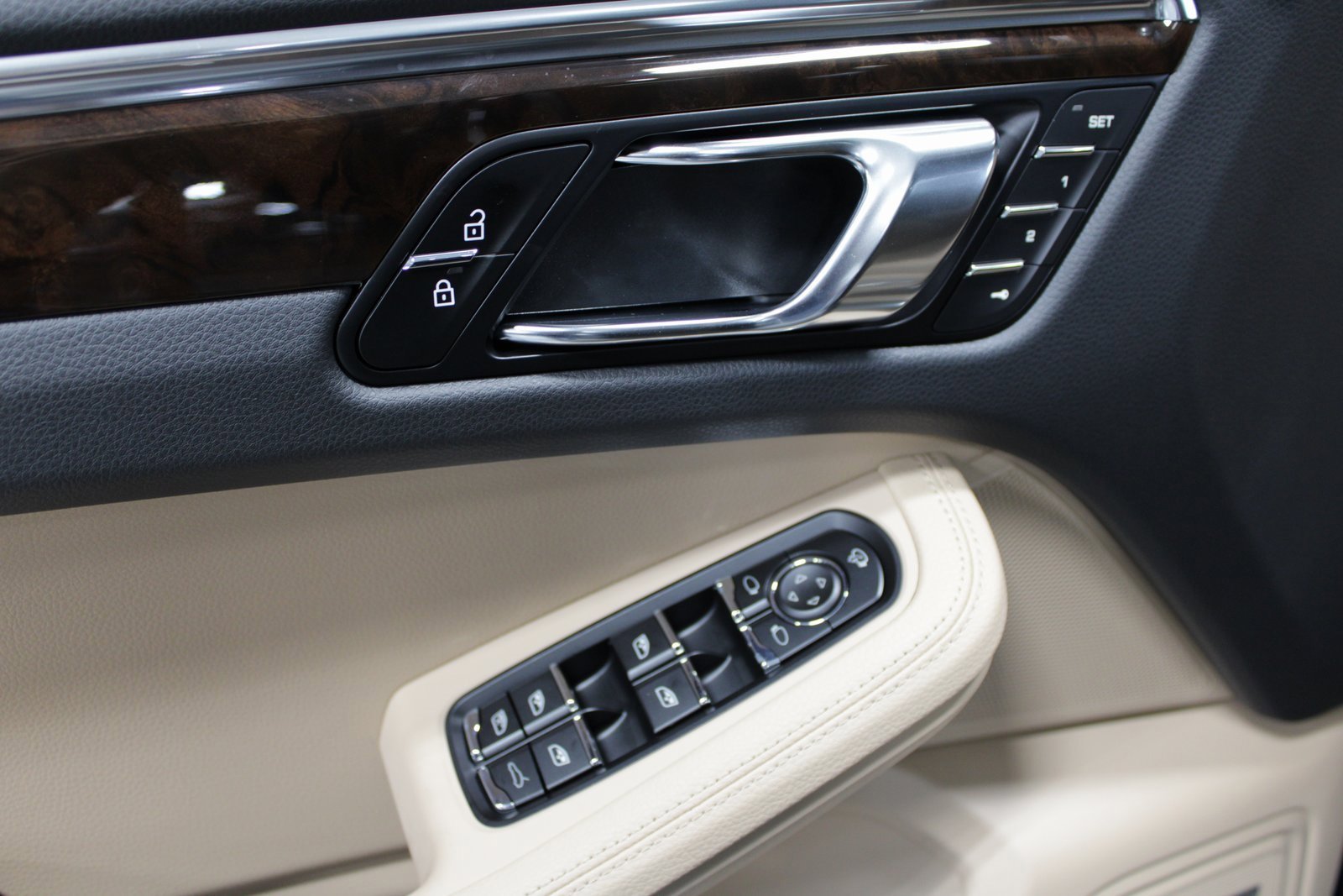 New 2026 Porsche Macan image 25