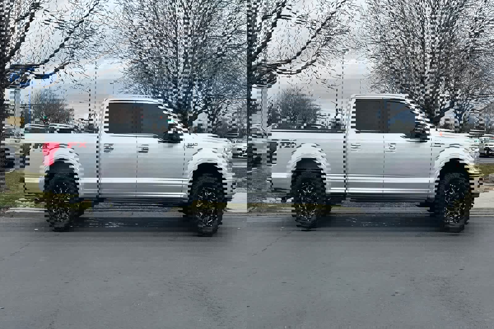 Certified 2018 Ford F150 Platinum w/ Equipment Group 701A Luxury image 8