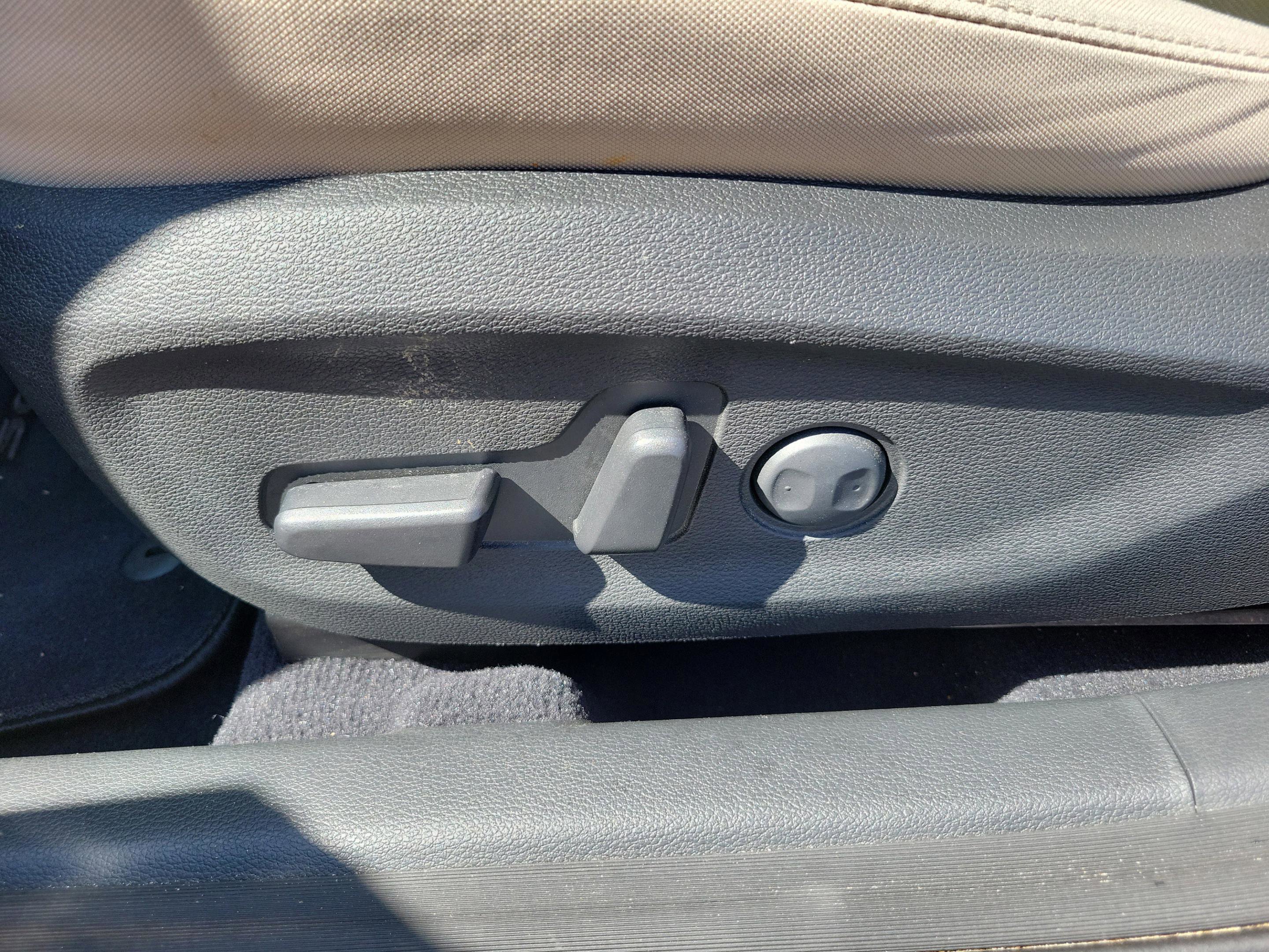 Used 2015 Hyundai Sonata SE w/ Option Group 09 image 9