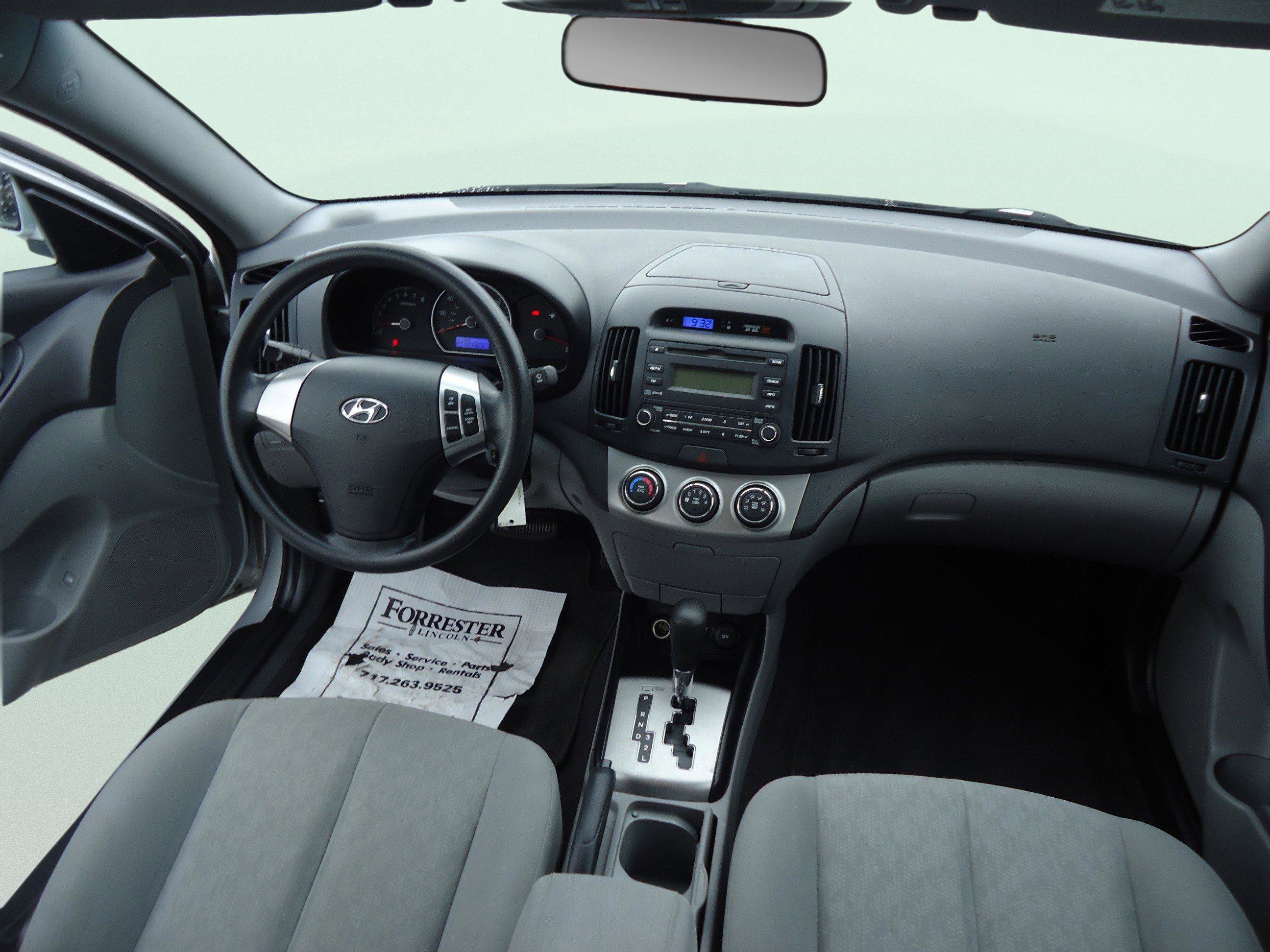 Used 2010 Hyundai Elantra GLS FWD image 10